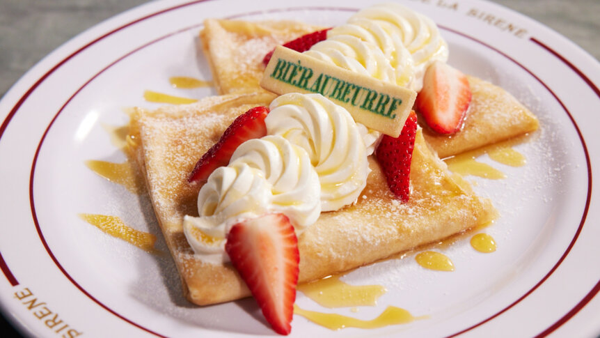 Butterbeer Crepe at Cafe Lair de la Sirene in the Wizarding World of Harry Potter.