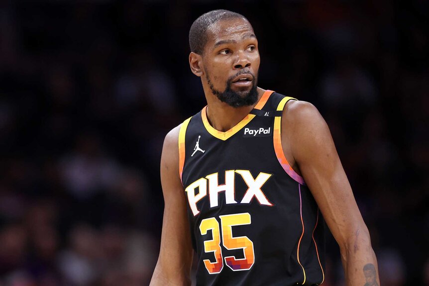 Kevin Durant on the court during a game against the New Orleans Pelicans.