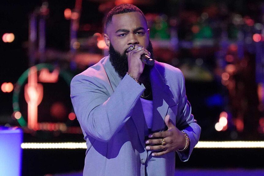 Kolby Cordell performing on stage on The Voice Season 27, Episode 6.